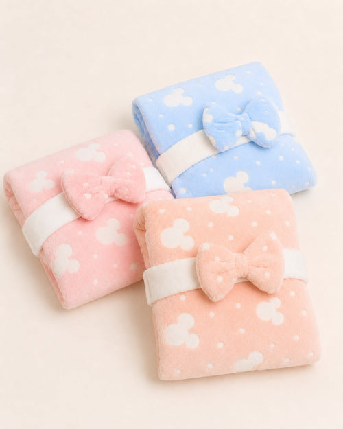 Baby blanket with matching bow — main product view