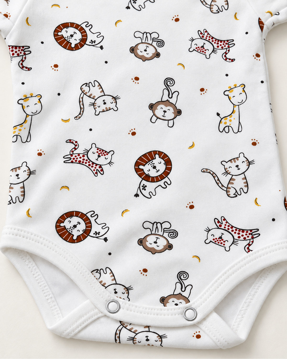 White cats and lions print bodysuit leg binding and bottom press snap detail