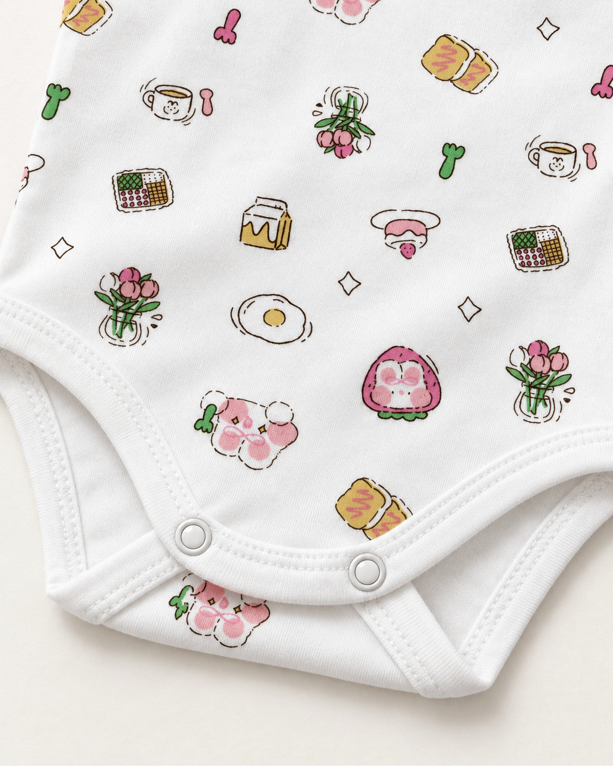 White breakfast and flowers print bodysuit leg binding and bottom press snap detail