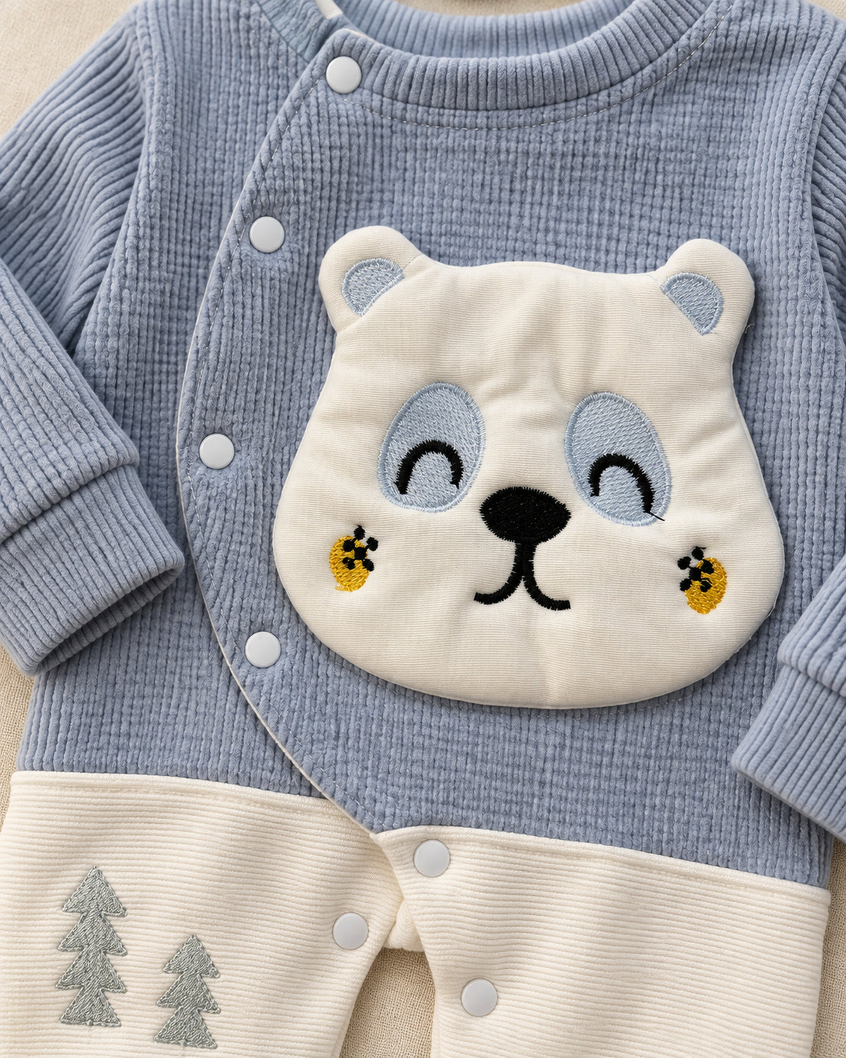 Baby Blue baby bear set, fabric and design detail